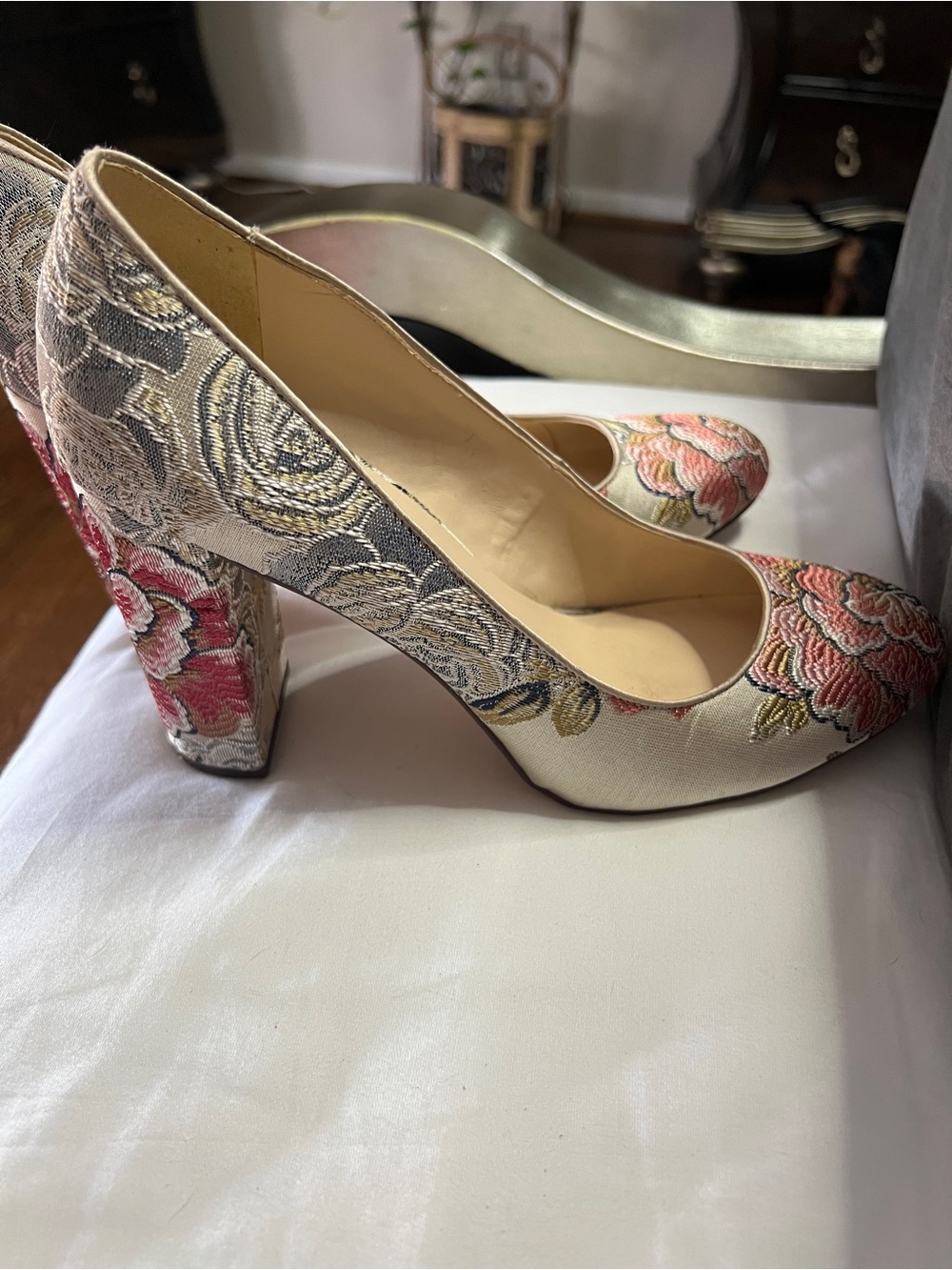Nine West Pink Floral Embroidered Pumps - Picture 2 of 4